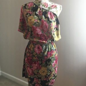 Floral one-shoulder mini dress •Small•